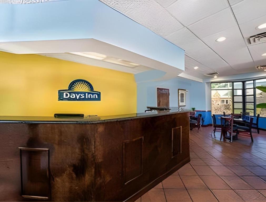 Days Inn By Wyndham Richmond Hill/Savannah Eksteriør billede