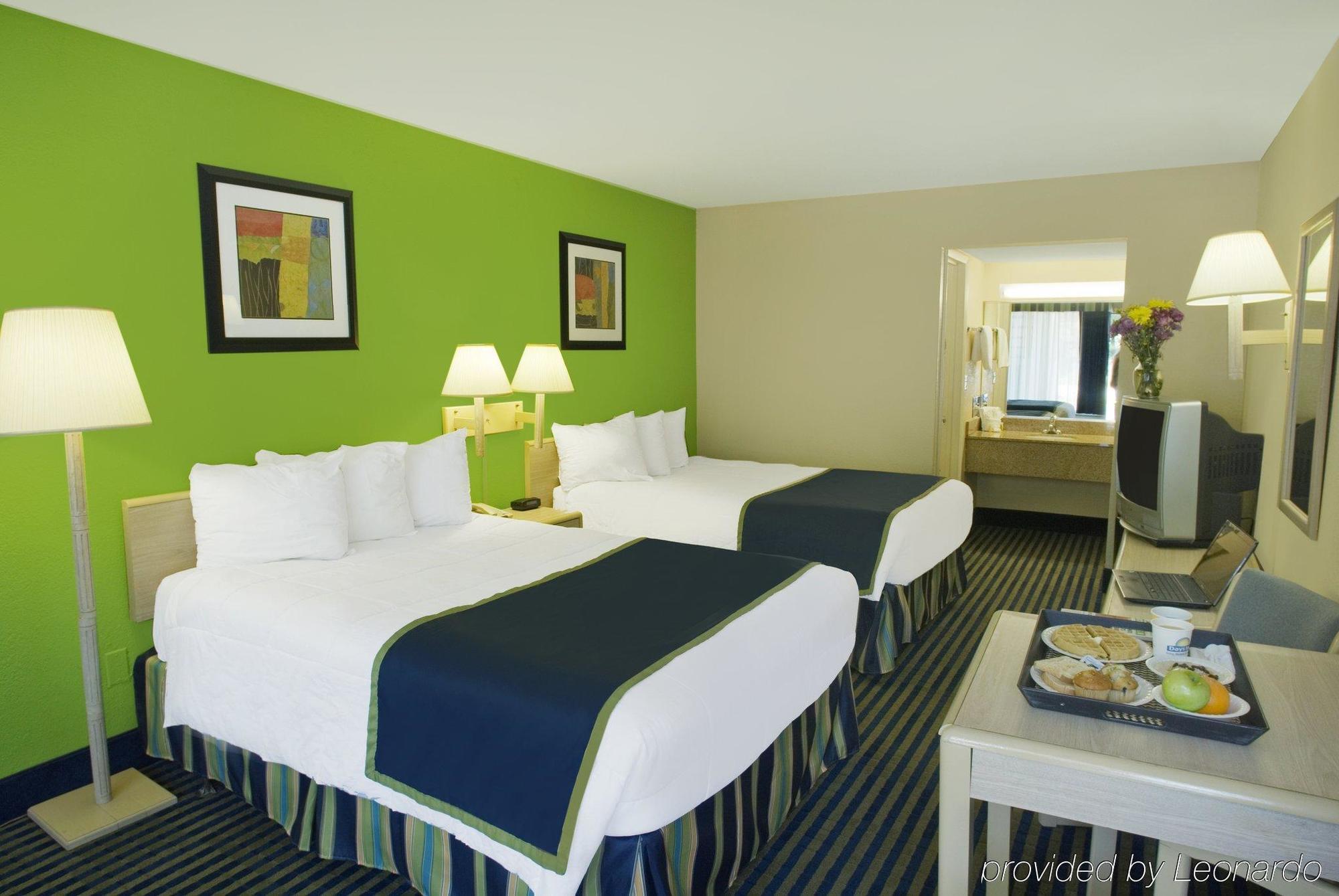 Days Inn By Wyndham Richmond Hill/Savannah Eksteriør billede